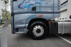 解放鹰航 智享版 13.2L柴油 640马力 6X4 一汽解放12档 AMT自动档 牵引车