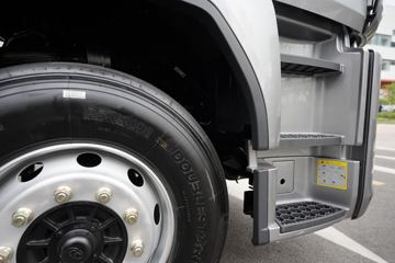 �ൺ��� ӥ�� 12.5L LNG 500���� 6X4 һ�����12�� ǣ����ͼƬ