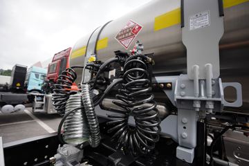 �ൺ��� ӥ�� 12.5L LNG 500���� 6X4 һ�����12�� ǣ����ͼƬ