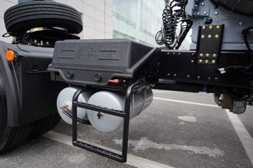 �ൺ��� ӥ�� 12.5L LNG 500���� 6X4 һ�����12�� ǣ����ͼƬ