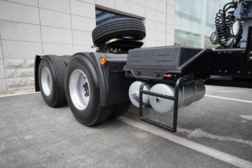 �ൺ��� ӥ�� 12.5L LNG 500���� 6X4 һ�����12�� ǣ����ͼƬ