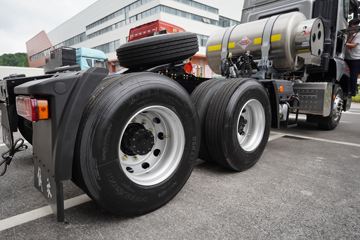 �ൺ��� ӥ�� 12.5L LNG 500���� 6X4 һ�����12�� ǣ����ͼƬ