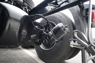 �ൺ��� ӥ�� 12.5L LNG 500���� 6X4 һ�����12�� ǣ����ͼƬ
