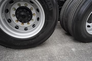 �ൺ��� ӥ�� 12.5L LNG 500���� 6X4 һ�����12�� ǣ����ͼƬ