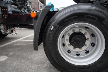 �ൺ��� ӥ�� 12.5L LNG 500���� 6X4 һ�����12�� ǣ����ͼƬ