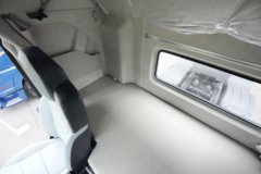 解放鹰航 智享版 13.2L柴油 640马力 6X4 一汽解放12档 AMT自动档 牵引车