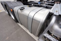 解放鹰航 智享版 13.2L柴油 640马力 6X4 一汽解放12档 AMT自动档 牵引车