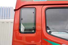 青岛解放JK6 4X2 7.75米纯电动翼开启厢式载货车 宁德时代246.68kWh