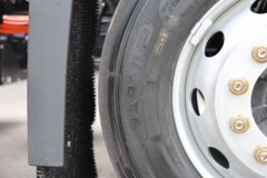 青岛解放JK6 4X2 7.75米纯电动翼开启厢式载货车 宁德时代246.68kWh