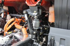 青岛解放JK6 4X2 7.75米纯电动翼开启厢式载货车 宁德时代246.68kWh