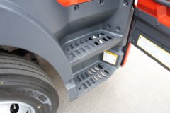 解放JK6 5.2L柴油 260马力 4X2 法士特8档 9.78米厢式载货车