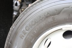 解放JK6 5.2L柴油 260马力 4X2 法士特8档 9.78米厢式载货车