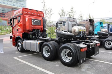 ���ӥ�� 11.1L���� 490���� 6X4 һ�����12�� ǣ����ͼƬ
