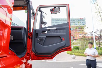 ���ӥ�� 11.1L���� 490���� 6X4 һ�����12�� ǣ����ͼƬ