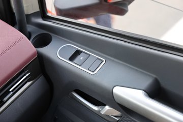 ���ӥ�� 11.1L���� 490���� 6X4 һ�����12�� ǣ����ͼƬ