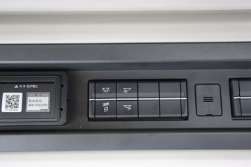 ���ӥ�� 11.1L���� 490���� 6X4 һ�����12�� ǣ����ͼƬ