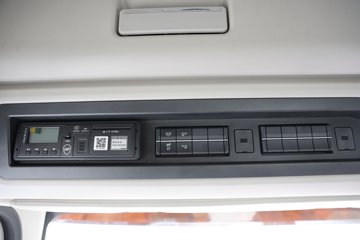 ���ӥ�� 11.1L���� 490���� 6X4 һ�����12�� ǣ����ͼƬ