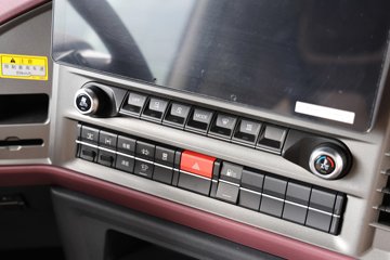 ���ӥ�� 11.1L���� 490���� 6X4 һ�����12�� ǣ����ͼƬ