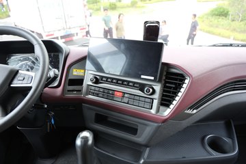 ���ӥ�� 11.1L���� 490���� 6X4 һ�����12�� ǣ����ͼƬ