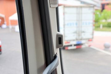 ���ӥ�� 11.1L���� 490���� 6X4 һ�����12�� ǣ����ͼƬ