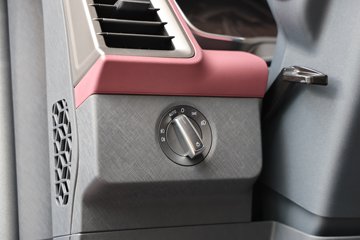 ���ӥ�� 11.1L���� 490���� 6X4 һ�����12�� ǣ����ͼƬ