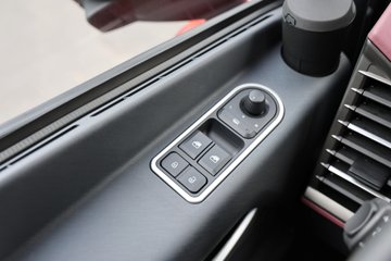 ���ӥ�� 11.1L���� 490���� 6X4 һ�����12�� ǣ����ͼƬ