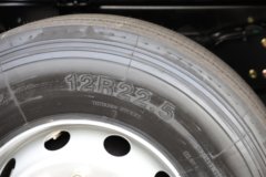 解放鹰驰 11.1L柴油 490马力 6X4 一汽解放12档 牵引车