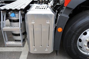 ���ӥ�� 11.1L���� 490���� 6X4 һ�����12�� ǣ����ͼƬ