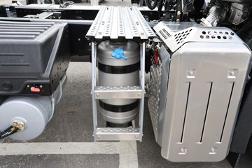 ���ӥ�� 11.1L���� 490���� 6X4 һ�����12�� ǣ����ͼƬ