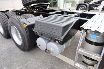 ���ӥ�� 11.1L���� 490���� 6X4 һ�����12�� ǣ����ͼƬ