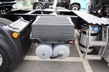 ���ӥ�� 11.1L���� 490���� 6X4 һ�����12�� ǣ����ͼƬ