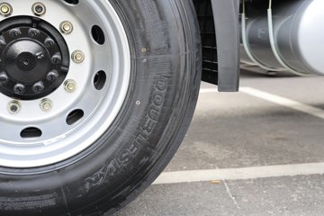 ���ӥ�� 11.1L���� 490���� 6X4 һ�����12�� ǣ����ͼƬ
