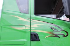 解放鹰驰 7.8L柴油 350马力 8X4 一汽解放10档 5.8米自卸车