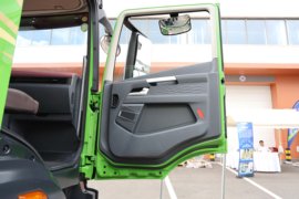 鹰驰&nbsp;自卸车驾驶室                                               图片