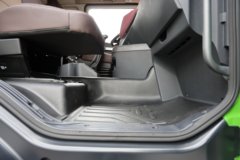 解放鹰驰 7.8L柴油 350马力 8X4 一汽解放10档 5.8米自卸车