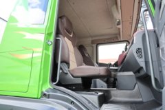 解放鹰驰 7.8L柴油 350马力 8X4 一汽解放10档 5.8米自卸车