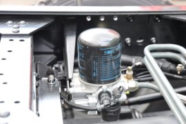 鹰驰&nbsp;自卸车底盘                                                图片