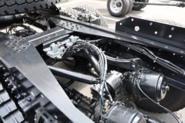 鹰驰&nbsp;自卸车底盘                                                图片