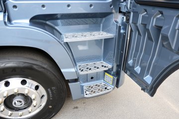 �ൺ��� ӥ�� ������ 13.2L LNG 530���� 8X4 һ�����12�� 9.5�ײ�դʽ�ػ���ͼƬ