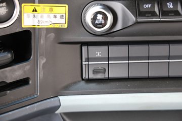 �ൺ��� ӥ�� ������ 13.2L LNG 530���� 8X4 һ�����12�� 9.5�ײ�դʽ�ػ���ͼƬ