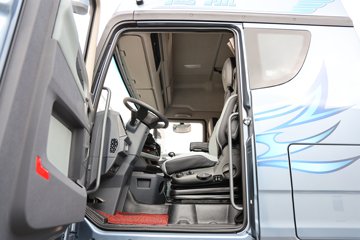 ൺ ӥ  13.2L LNG 530 8X4 һ12 9.5ײդʽػ ͼƬ
