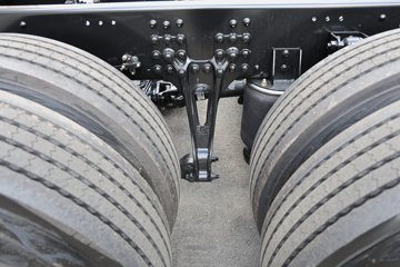 �ൺ��� ӥ�� ������ 13.2L LNG 530���� 8X4 һ�����12�� 9.5�ײ�դʽ�ػ���ͼƬ