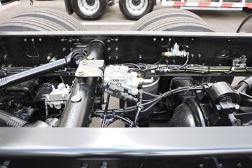 �ൺ��� ӥ�� ������ 13.2L LNG 530���� 8X4 һ�����12�� 9.5�ײ�դʽ�ػ���ͼƬ