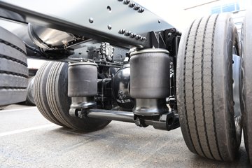 �ൺ��� ӥ�� ������ 13.2L LNG 530���� 8X4 һ�����12�� 9.5�ײ�դʽ�ػ���ͼƬ