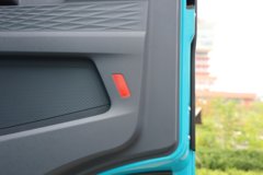 解放鹰腾 13.2L LNG 530马力 6X4 一汽解放12档 AMT自动档 牵引车