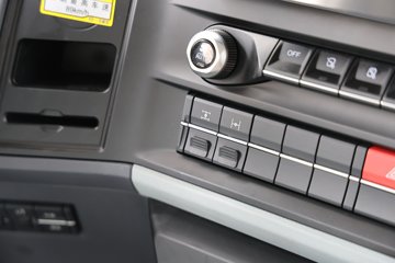 ���ӥ�� 13.2L LNG 530���� 6X4 һ�����12�� AMT�Զ��� ǣ����ͼƬ