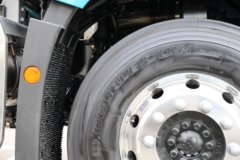 解放鹰腾 13.2L LNG 530马力 6X4 一汽解放12档 AMT自动档 牵引车