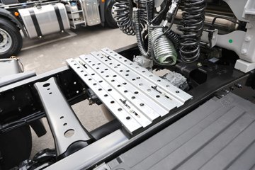 ���ӥ�� 13.2L LNG 530���� 6X4 һ�����12�� AMT�Զ��� ǣ����ͼƬ