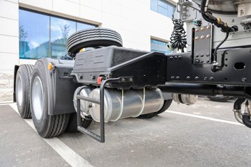 ���ӥ�� 13.2L LNG 530���� 6X4 һ�����12�� AMT�Զ��� ǣ����ͼƬ