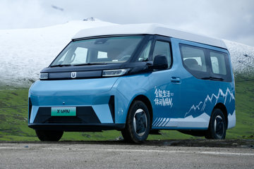 远程 超级VAN 6座 低顶 纯电动露营车 智芯83kWh